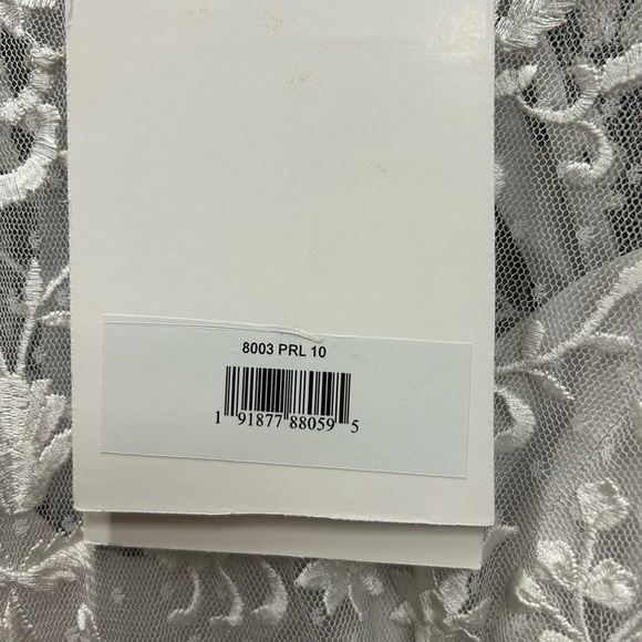 Mac Duggal NWT 8003 EMBROIDERED LONG SLEEVE RUFFLED TIERED DRESS - Picture 6 of 7